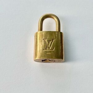 Louis Vuitton Padlock #322